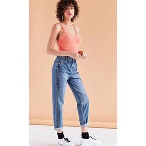 BDG Urban Outfitters High Waisted Mom Pintuck Jeans Medium Wash Size 26x32